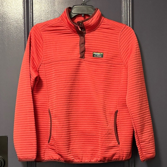 L.L. Bean Airlight Knit Pullover Top 1/4 Button Front Size Medium - Picture 1 of 4